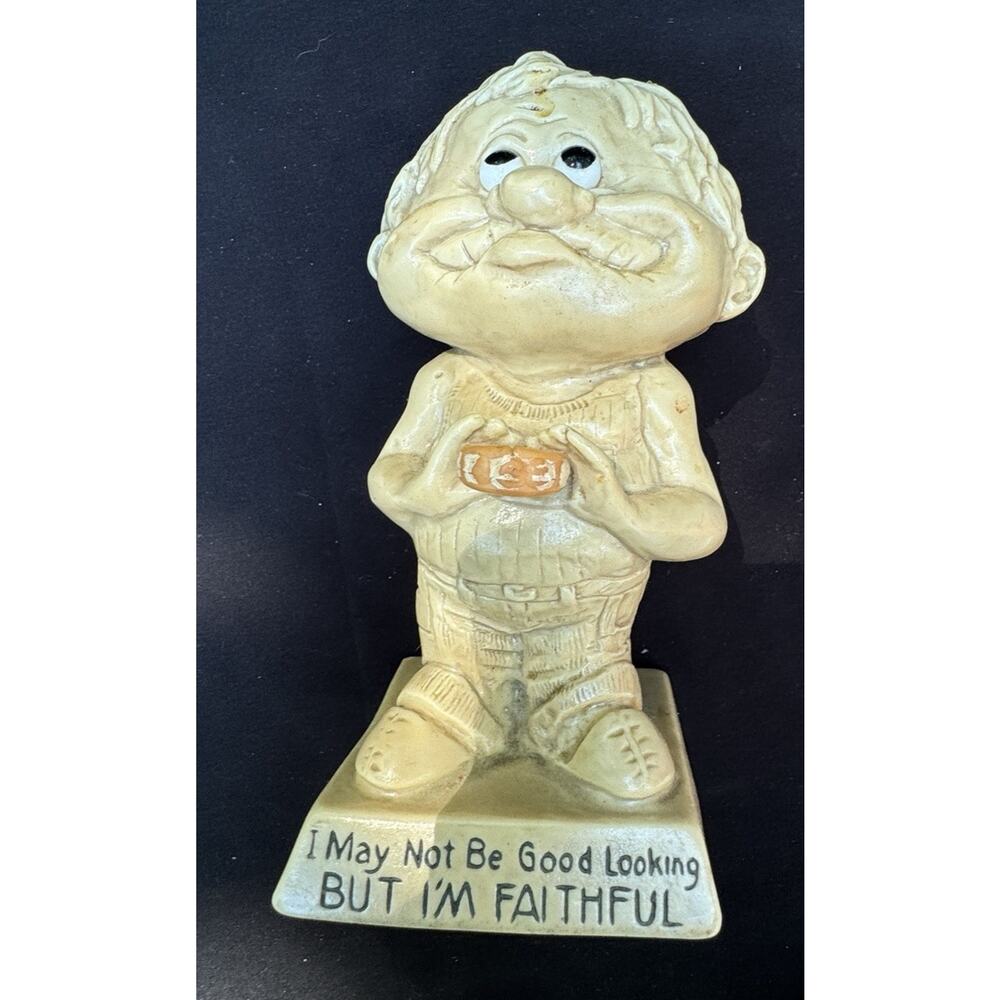 Wallace and Berrie Figurine 1973 I May Not Be Good Looking But I'm Faithful C3